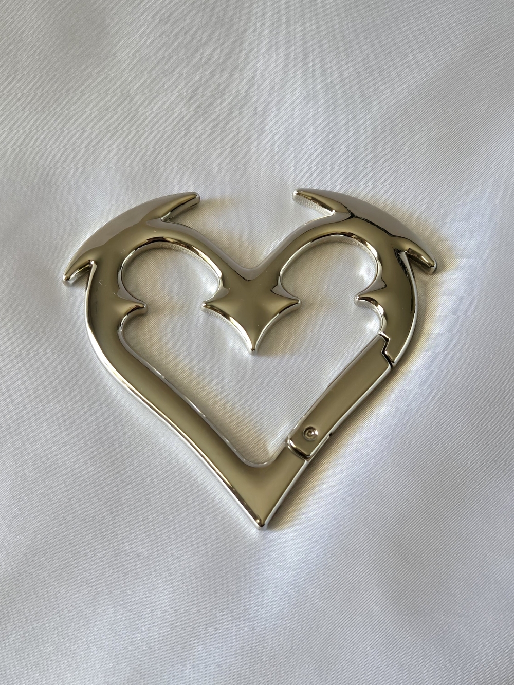 Heart-Shaped Metal Key Holder in Silver NWOT